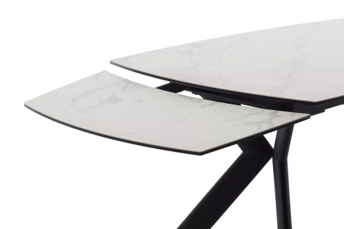 Esstisch Ossana von MCA Furniture